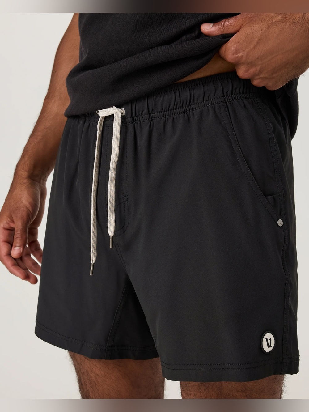 Vuori men’s lined kore shorts black